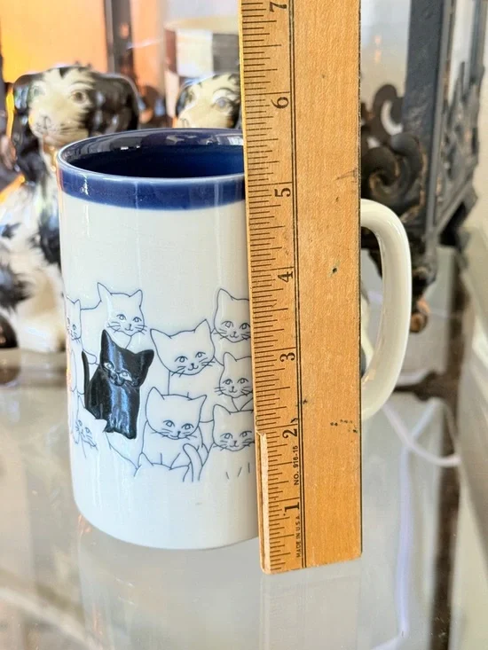 Vintage OTAGIRI Blue and White Stoneware Cat Pattern Mug - Picture 15 of 16